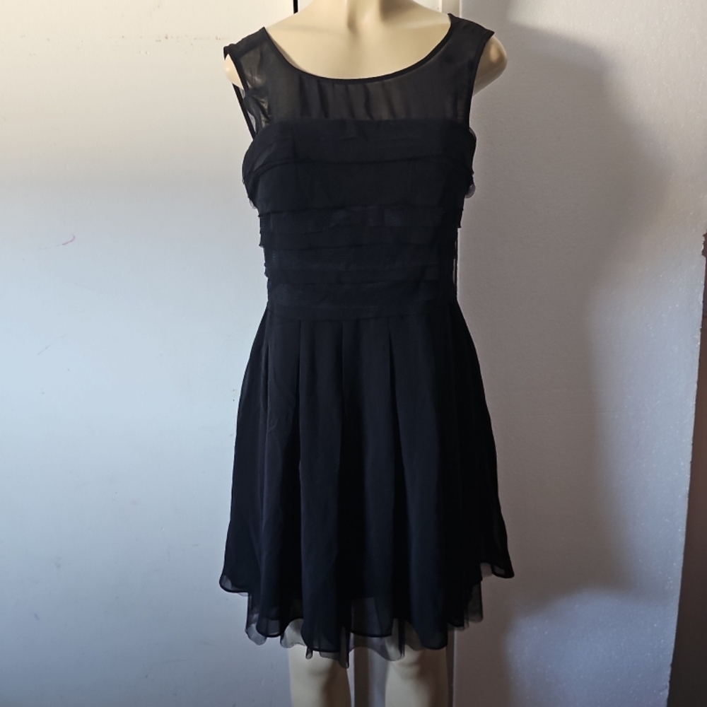 Elegant Black Sleeveless Midi Dress